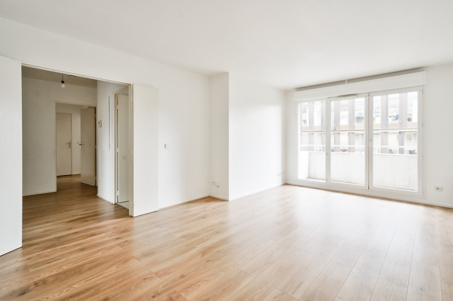 Appartement 3 pièces à vendre sans vis à vis proche ligne 14